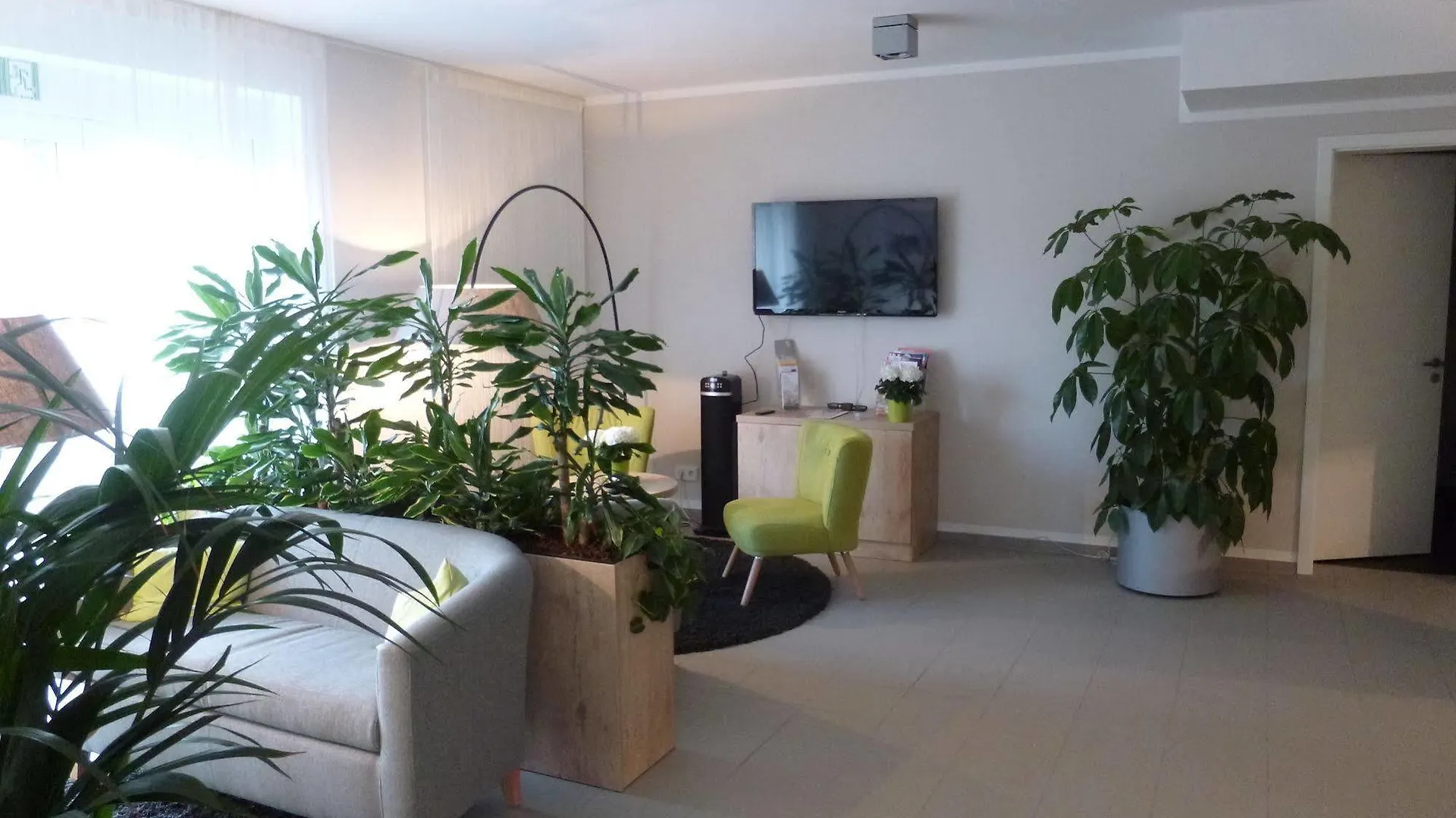 Adapt Apartments Berlin - Adlershof 4*,